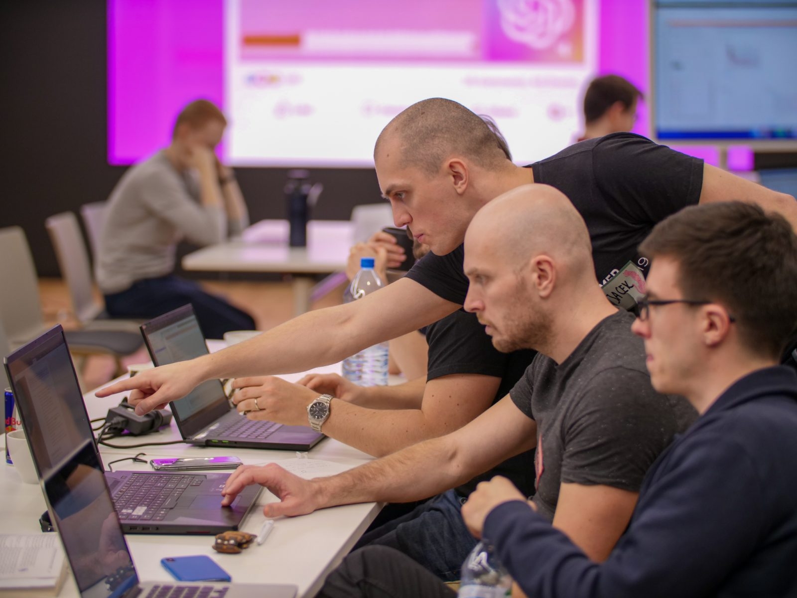 👉 The challenge of this hackathon is to come up with the most original and innovative solution using Cohere's Generate, Classify, Embed, or Multilingual Semantic Search